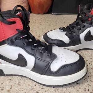 Nike Air Jordan Kids High-Top Sneakers - Black, White, and Red NEW Sz 10